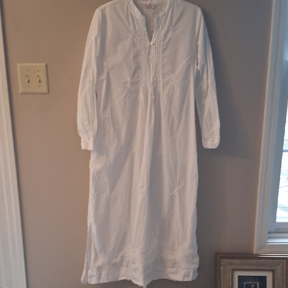 La Cera Boutique White Nightgown Size Small